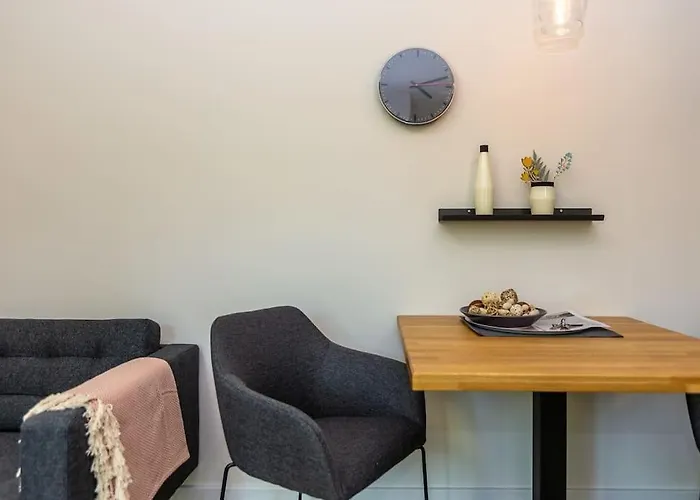 Center - Free Parking - Walk To Main Street Пловдив