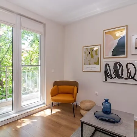 Apartment Peaceful Retreat - Free Parking *