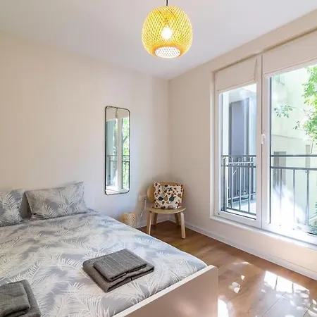 Peaceful Retreat - Free Parking Apartment