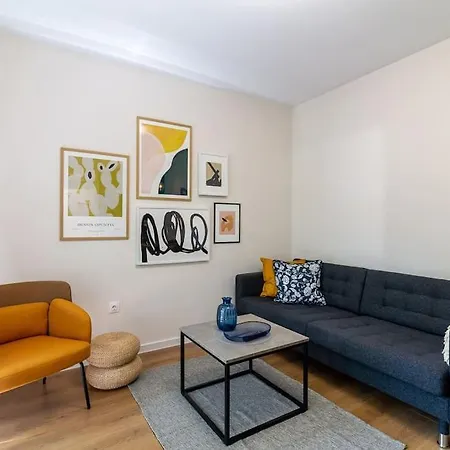 Apartman Center - Free Parking - Walk To Main Street