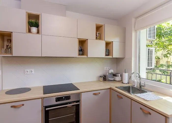 Center - Free Parking - Walk To Main Street Apartment Plovdiv