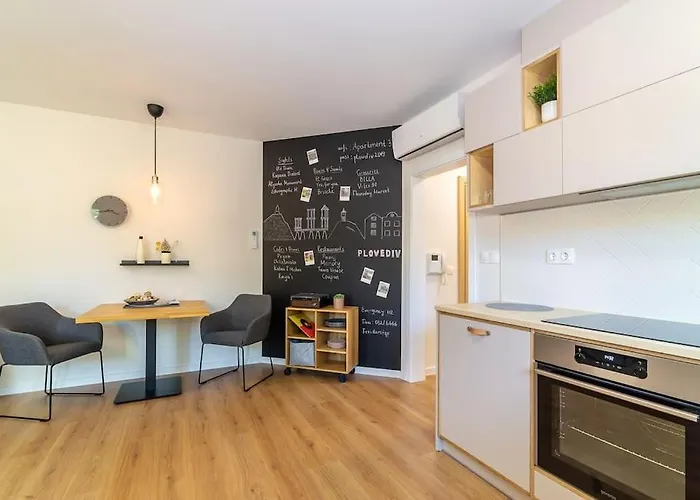 Apartment Center - Free Parking - Walk To Main Street Plovdiv