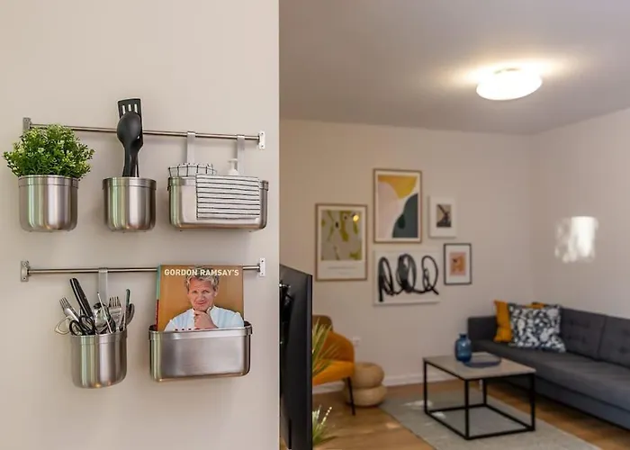 Center - Free Parking - Walk To Main Street Apartment